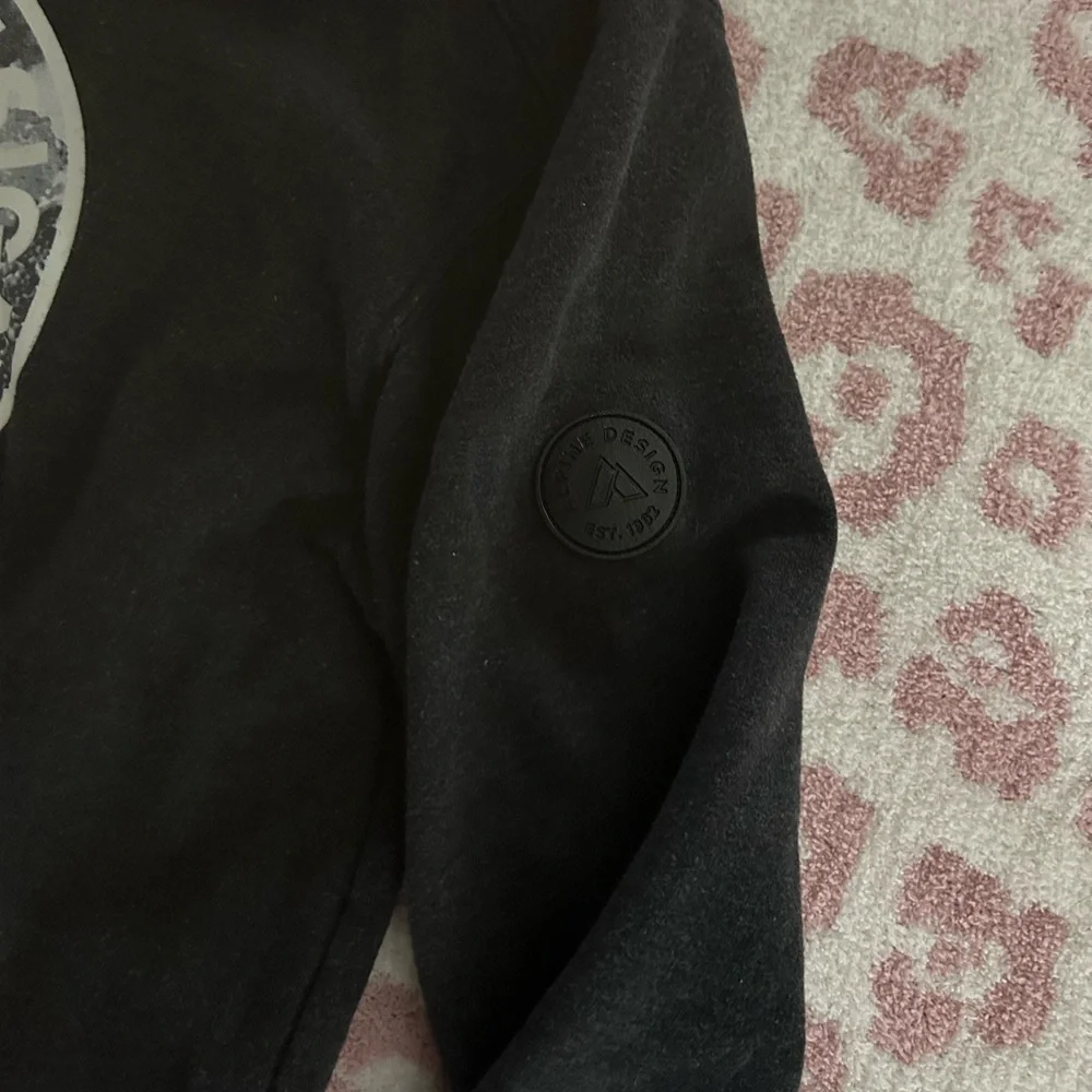 EUC Tilly’s hoodies - Picture 4 of 8